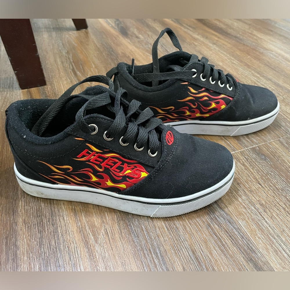 Heelys Removable wheeled shoes kids size 3